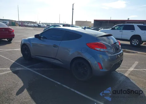 2016 Hyundai Veloster z USA, uszkodzony, nr VIN KMHTC6AD3GU289026